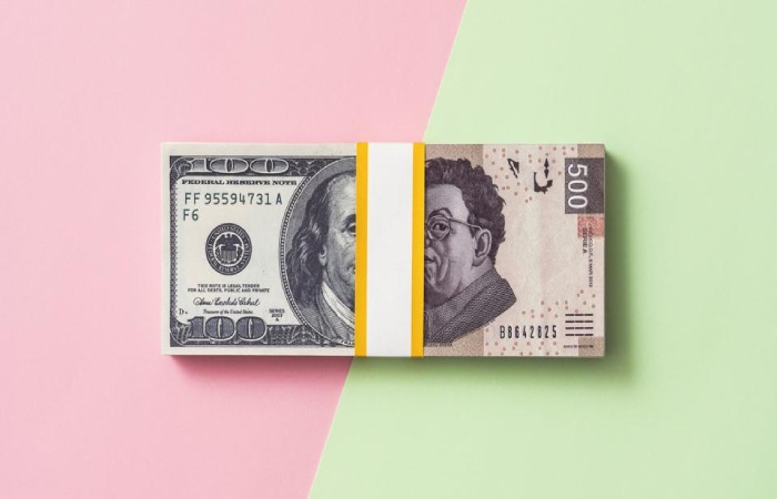 What is the highest recorded USD-MXN exchange rate_